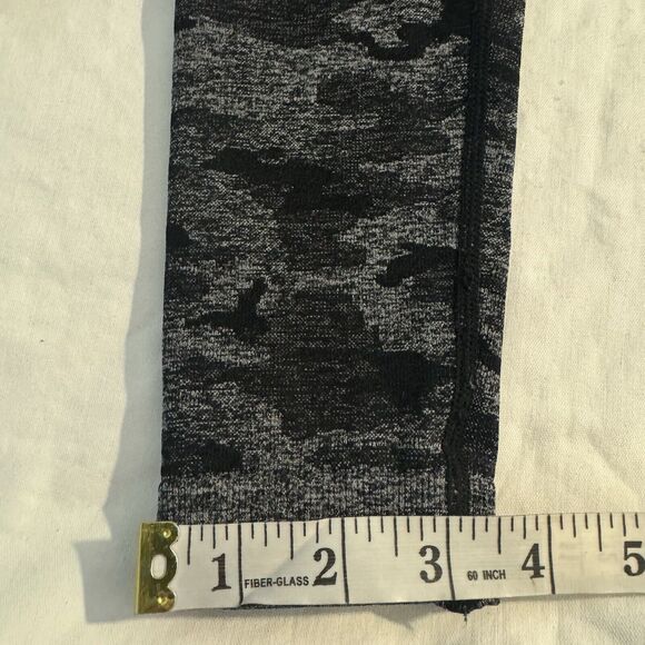 Gymshark Womens Leggings Size Medium Gray Camo Activewear Gym Sporty Workout - Picture 14 of 16